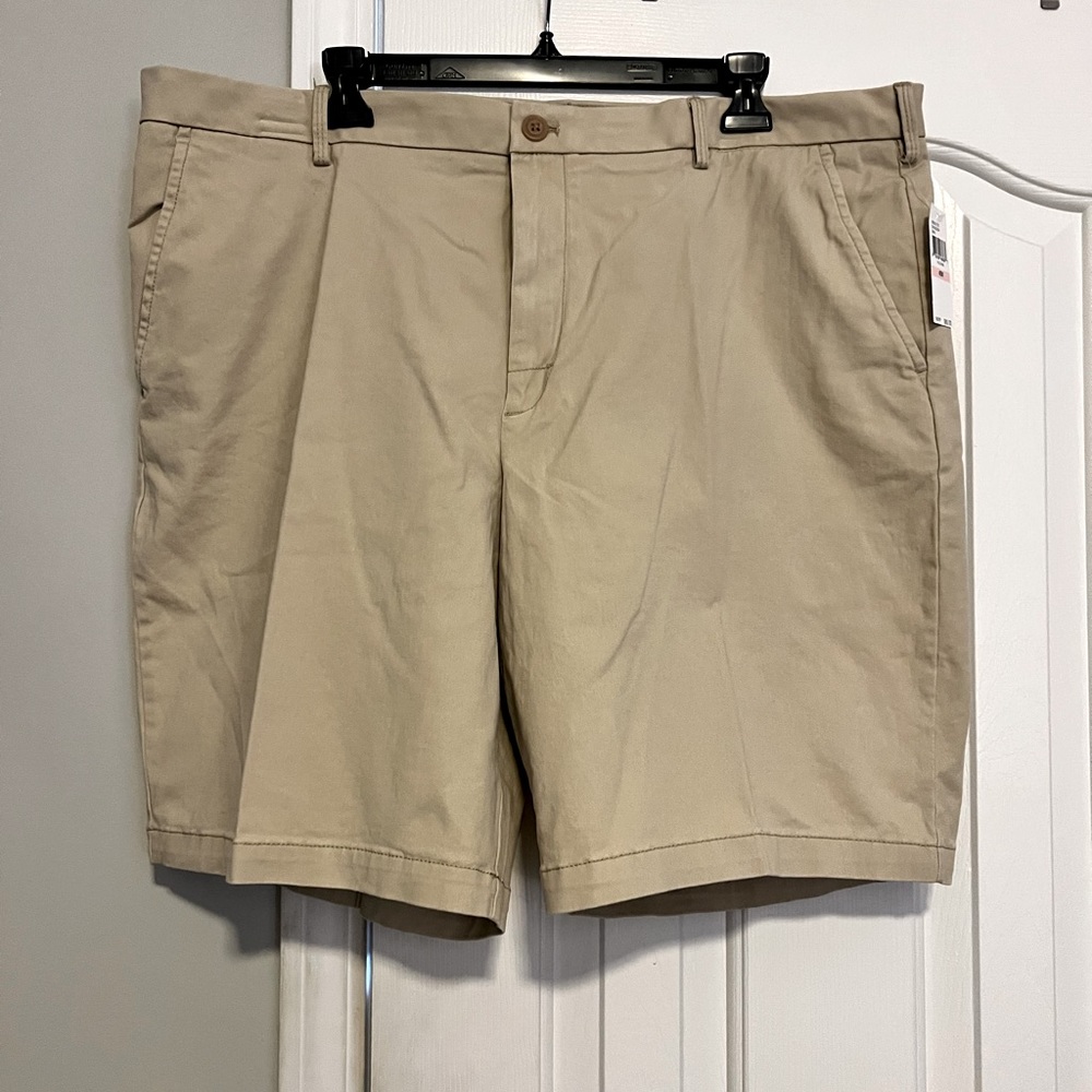 NWT, Men’s IZOD, Khaki Shorts